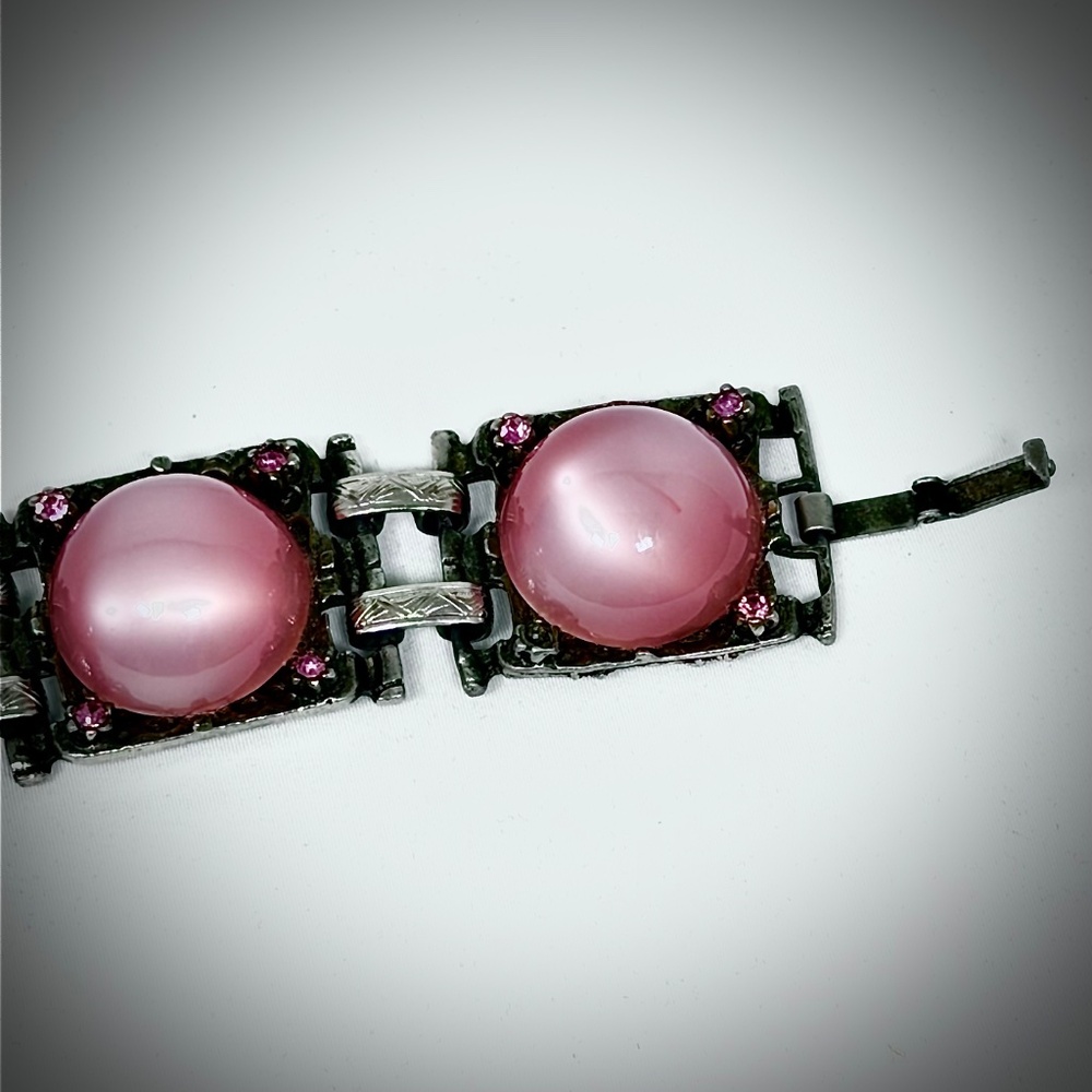 1950s Vintage Pink Thermoset Cabochon  Bracelet - Picture 2 of 6